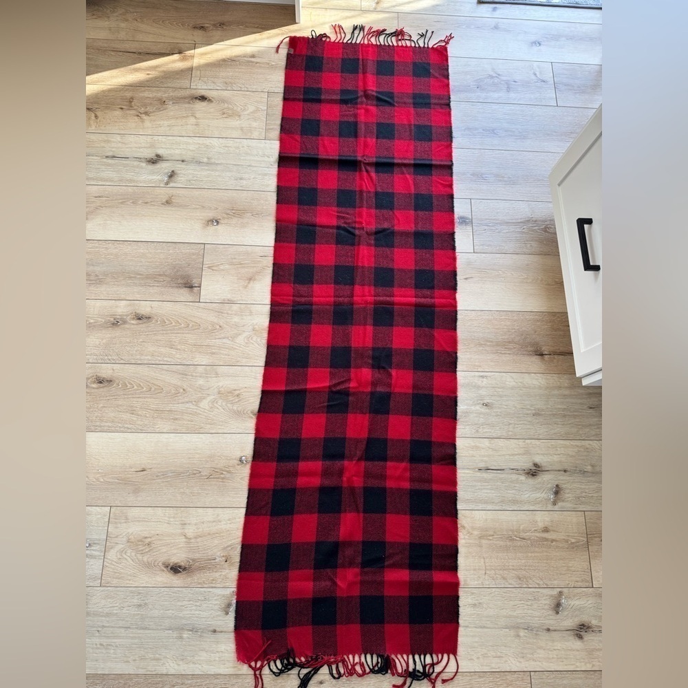 Roots Buffalo Red Plaid Scarf - Picture 2 of 3